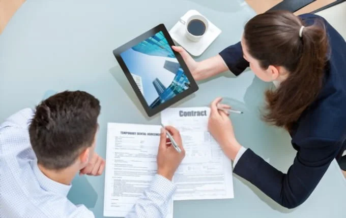 4 thủ tục pháp lý cần làm khi thuê văn phòng 1 Làm hợp đồng chi tiết với chủ đầu tư