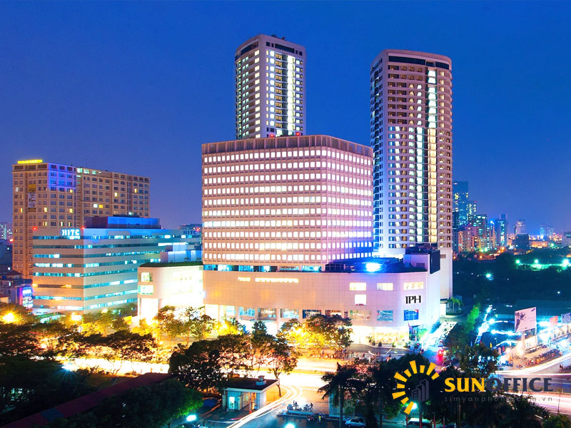 Toàn cảnh ban đêm tòa nhà Indochina Plaza HaNoi IPH số 241 phố Xuân Thủy Quận Cầu Giấy Sunoffice