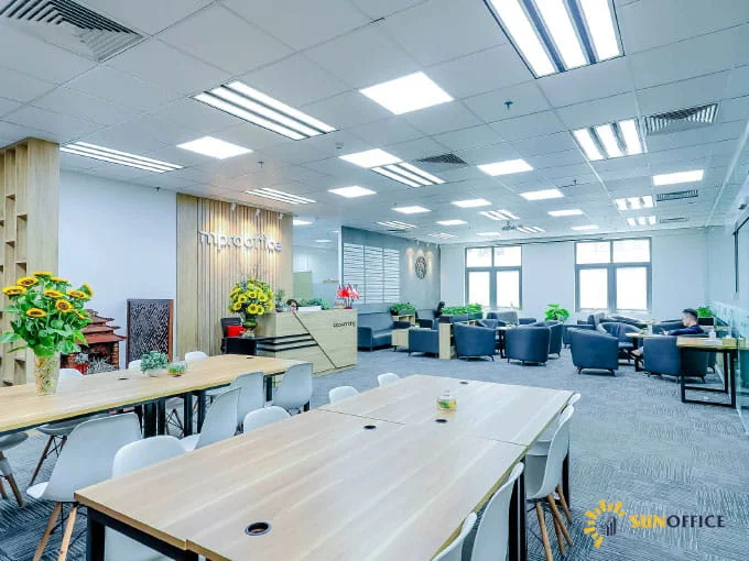 Sảnh lê tân tại Mpro Office Lê Văn Lương