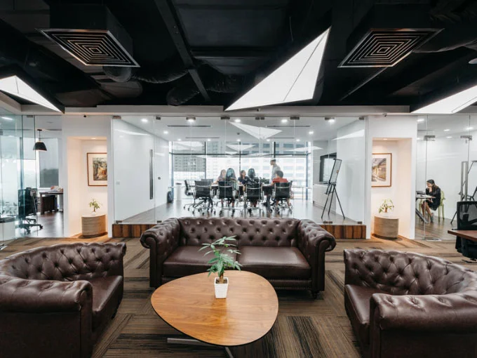 Khu lễ tân tiếp đối tác và khách hàng tại Up Coworking Space Kim Mã