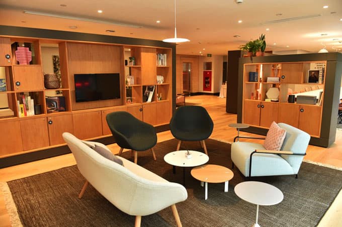 Khu vực tiếp khách hàng và đối tác đến làm việc