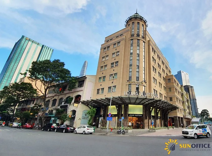 Tòa nhà Opera View Building sở hữu vị trí đắc địa tại số 161 Đồng Khởi