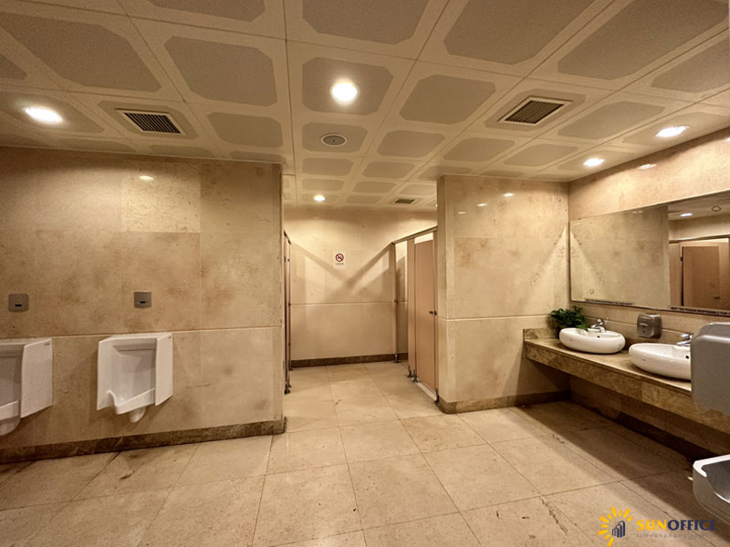 VCCI Tower 2 Khu vực vệ sinh tòa nhà VCCI Tower số 9 Đào Duy Anh